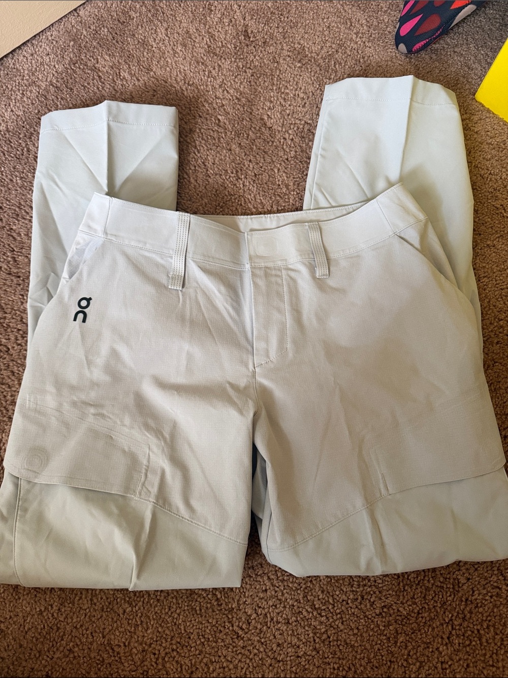 On Running Women's Explorer Pants in Light grey